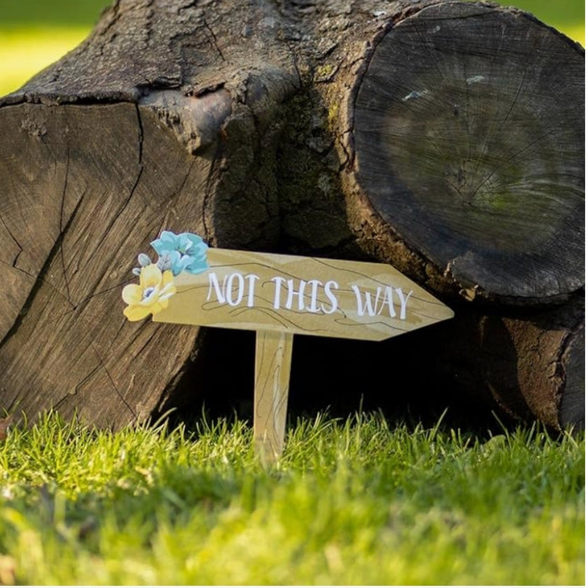 Classic Fairy Hunt not this way sign