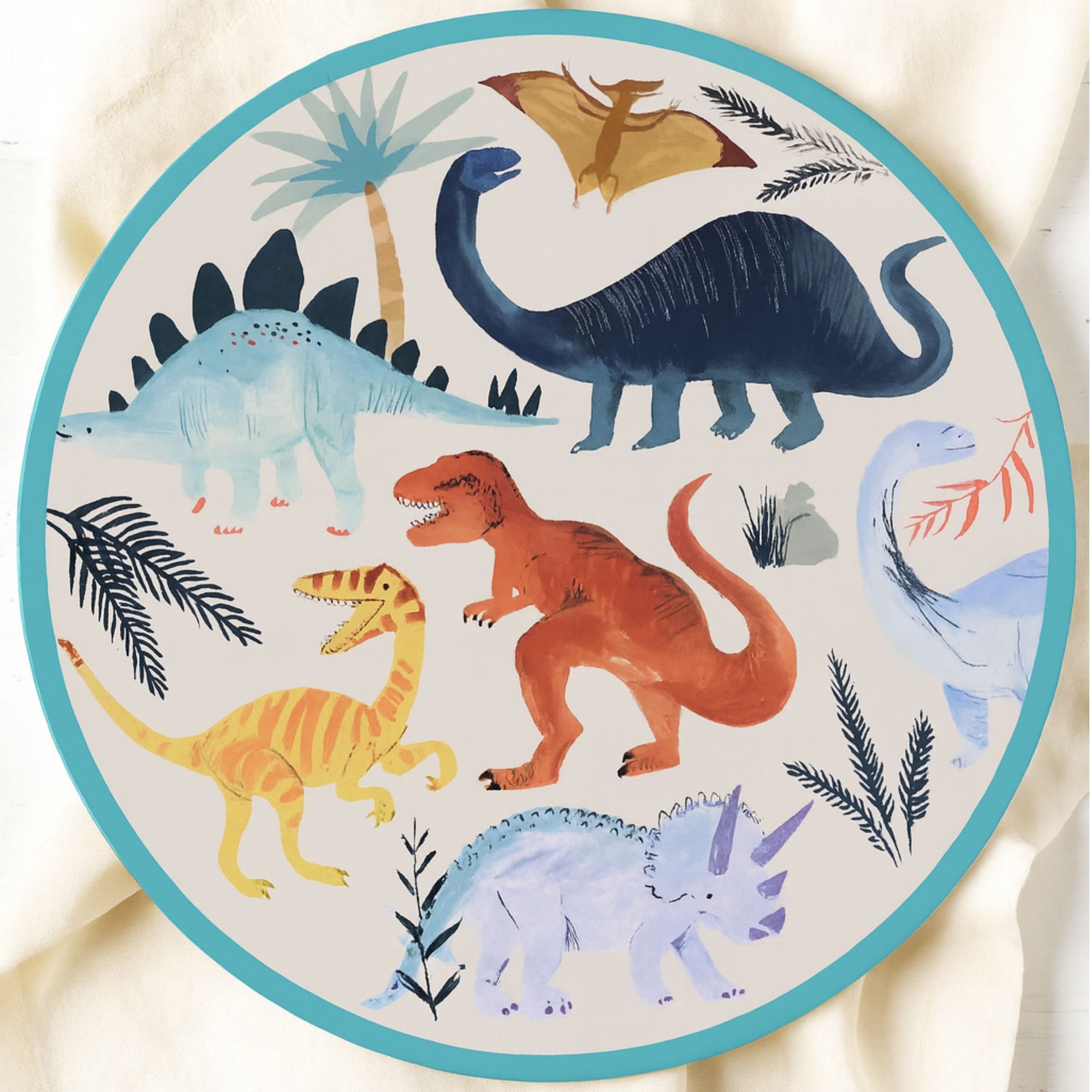 Round Dinosaur Party Plates with 5 different dinosaur designs