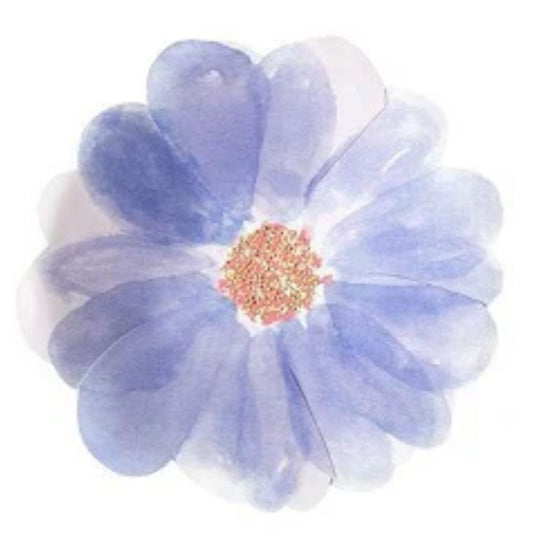 Lilac flower shaped party plate made of paper.