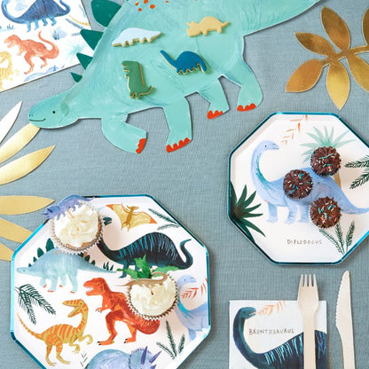 Awesome Dinosaur plates in Octagonal shape with colourful dinosaurs printed on. Has green foil border for extra detail. 21cm