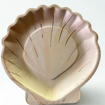 Gorgeous fun clam shell party plates in beige with gold detail. Pack of 8